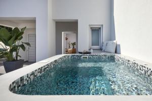Bazén v ubytování EPICENTER LUXURY RESIDENCE nebo v jeho okolí