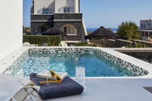 Bazén v ubytování EPICENTER LUXURY RESIDENCE nebo v jeho okolí