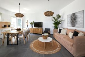TV a/nebo společenská místnost v ubytování EPICENTER LUXURY RESIDENCE