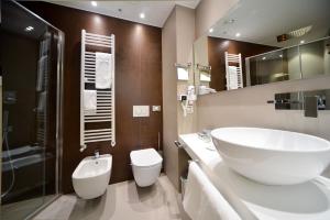 Koupelna v ubytování Eleìra Luxury Accomodations