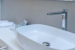 Koupelna v ubytování Eleìra Luxury Accomodations