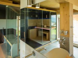 Kuchyň nebo kuchyňský kout v ubytování Chalet Klippitztörl 341 by Interhome