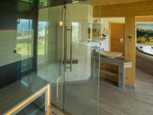 Kuchyň nebo kuchyňský kout v ubytování Chalet Klippitztörl 341 by Interhome