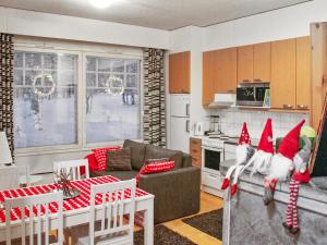 Køkken eller tekøkken på Holiday Home Moitakuru a8 by Interhome