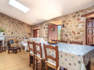 Χώρος καθιστικού στο Holiday Home Es Seguers by Interhome