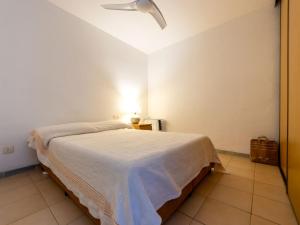 Katil atau katil-katil dalam bilik di Apartment Els Pins Vistas by Interhome