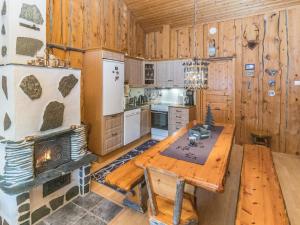 Kuchyň nebo kuchyňský kout v ubytování Holiday Home Aihki 1 by Interhome