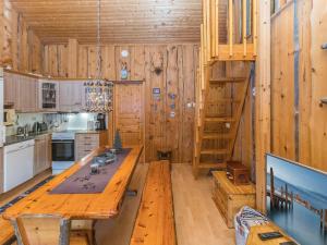Kuchyň nebo kuchyňský kout v ubytování Holiday Home Aihki 1 by Interhome