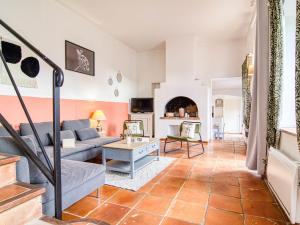 Χώρος καθιστικού στο Holiday Home Saint-Michel by Interhome +31 φωτογραφίες