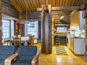 Kuchyň nebo kuchyňský kout v ubytování Holiday Home Kultarinne by Interhome