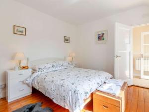 Llit o llits en una habitació de 3 bed in Kirriemuir 82244