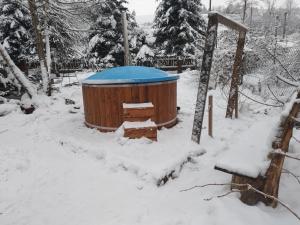 K85 Komańcza Baza Noclegowa Wypadowa Bieszczady Beskid Niski v zimě