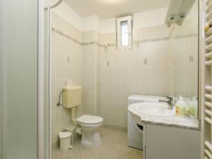 Ένα μπάνιο στο Studio Karen by Interhome +25 φωτογραφίες