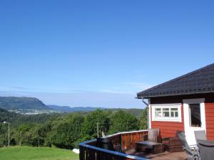 Casa con terraza con vistas a las montañas en Chalet Heggland Huset - FJH616 by Interhome, en Heggland