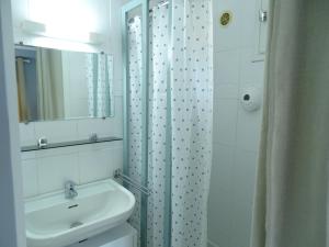 Koupelna v ubytování DÉDÉ DU VAL B&B