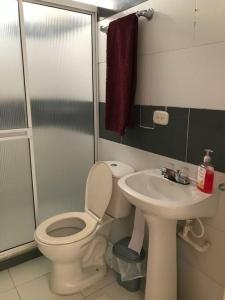 Koupelna v ubytování Acogedor apartamento en Barrancabermeja