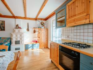 Ett kök eller pentry på Apartment Casa Bucci by Interhome
