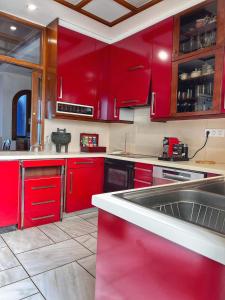 Kuchyň nebo kuchyňský kout v ubytování Home House Rethymno
