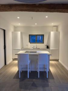 Η κουζίνα ή μικρή κουζίνα στο Grange des Bas Meleaux