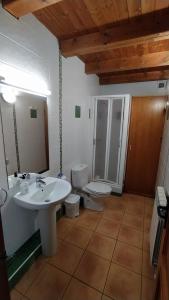 Koupelna v ubytování Apartaments Beta + 19 fotografií