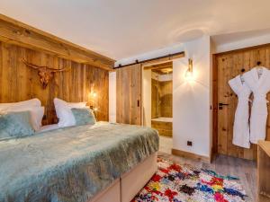 Łóżko lub łóżka w pokoju w obiekcie Appartement Val-d'Isère, 4 pièces, 6 personnes - FR-1-567-67