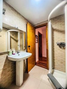 Koupelna v ubytování Apartamentos Sierra Nevada BlueTTravel - Zona baja + 171 fotografií