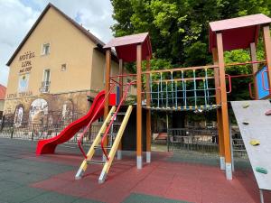 Herní místnost nebo prostor pro děti v ubytování Hotel Lipa
