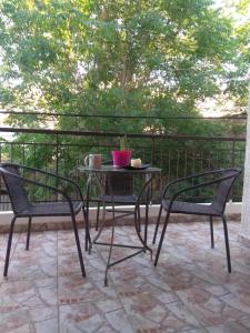 Balkón nebo terasa v ubytování Horizon apartment Athens near to Acropolis, sea & subway
