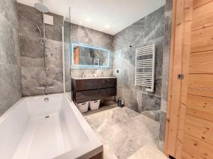 Zdjęcie z galerii obiektu Appartement Montvalezan-La Rosière, 4 pièces, 8 personnes - FR-1-275-194 w mieście La Rosière