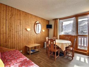 Appartement La Plagne, 2 pièces, 5 personnes - FR-1-455-50の見取り図または間取り図