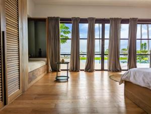 TV a/nebo společenská místnost v ubytování Kalinaw Resort