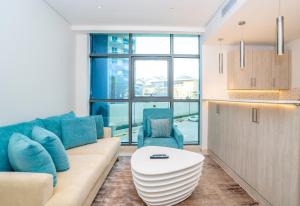 Posezení v ubytování HomesGetaway - Seven Residence Palm Jumeirah 1BR