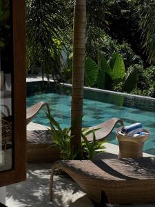Bazén v ubytování Ahana Resort El Nido nebo v jeho okolí