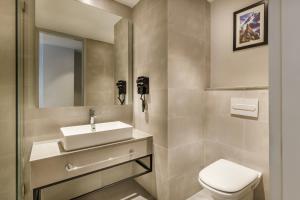 Holiday Inn Express Kathmandu Naxal by IHG的一间浴室