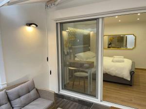 Posteľ alebo postele v izbe v ubytovaní Hideaway Boutique