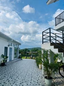Gallery image of White Seaview Residence in Klong Muang Beach