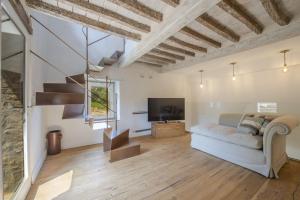 TV a/nebo společenská místnost v ubytování Villa Terra di Siena - Homelike Villas