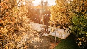 an aerial view of a house with trees at Viljandi Jahiloss in Viljandi