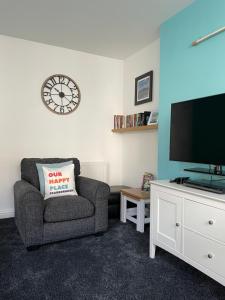 TV a/nebo společenská místnost v ubytování Our Happy Place Scarborough