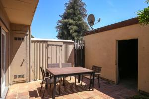 Φωτογραφία από το άλμπουμ του South San Jose 3br w garage wd backyard SFO-1507 σε Milpitas