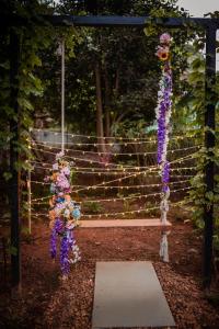 Zahrada ubytování Mystical Garden by the River 2BHK -By Aquagreen Homes
