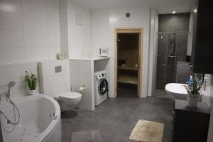 Ένα μπάνιο στο Park-Apartment Scharmützelsee Wohnung 13 +3 φωτογραφίες