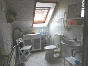 Koupelna v ubytování KOS-Ferienwohnung Tiefert, Maria-Seidel-Straße