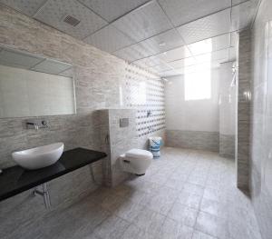 Hotel Annpurna Regency的一间浴室