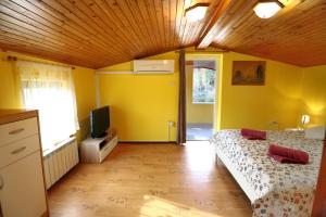 Televisor o centre d'entreteniment de Parenzana Haven Hideaway STAR