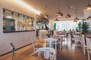 Restauracja lub miejsce do jedzenia w obiekcie La Residencia Puerto Hotel & Spa