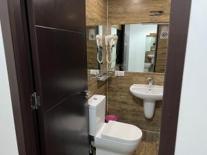 KENT hotel & Restaurant KENT beach的一间浴室