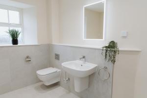 Ванна кімната в Nightfold - 1 Bedroom Self-Catering Cottage