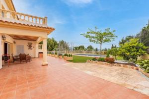 Vonkajšia záhrada v ubytovaní Villa Fina - PlusHolidays + 37 fotografií