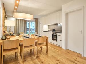 Eldhús eða eldhúskrókur á The Tauplitz Suites - Mountain Suite A2